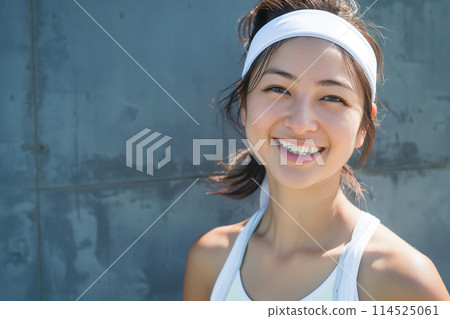 一個穿著運動服、興趣是打網球的女人 一個穿著運動服、興趣是打網球的女人 114525061