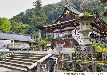 京都、松尾大社境內、參拜殿、酒桶(京都府京都市西京區) 京都、松尾大社境內、參拜殿、酒桶(京都府京都市西京區) 114525795