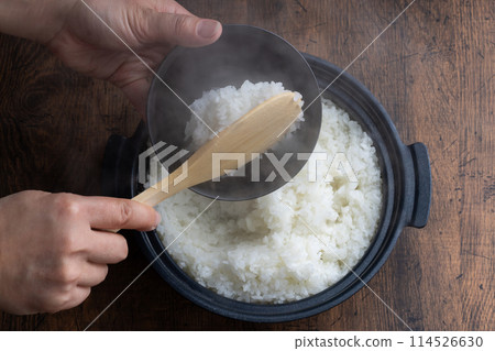 方便供應煲仔飯日本料理 114526630