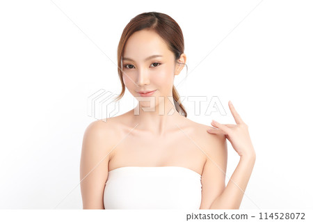 Beautiful young asian woman with clean fresh skin on white background, Face care, Facial treatment, Cosmetology, beauty and spa, Asian women portrait. Beautiful young asian woman with clean fresh skin on white background, Face care, Facial treatment, Cosmetology, beauty and spa, Asian women portrait. 114528072