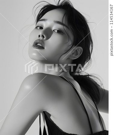 單色瞬間：日本年輕女性的表情 114534167