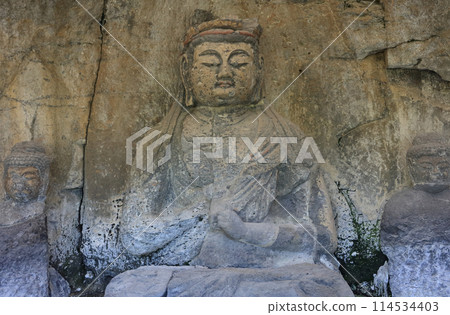 國寶臼杵石佛、公園石佛中像「大日如來坐像」 國寶臼杵石佛、公園石佛中像「大日如來坐像」 114534403