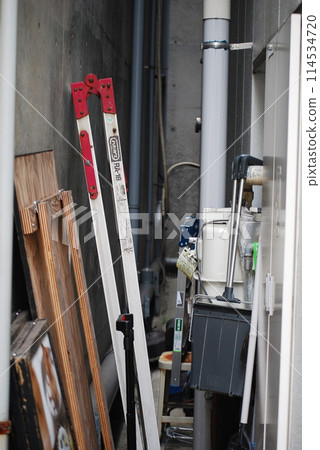 建築物間的間隙 建築物間的間隙 114534720