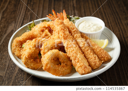 炸蝦和魷魚圈 114535867