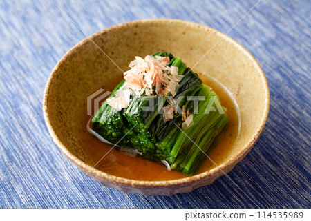 Spinach 114535989