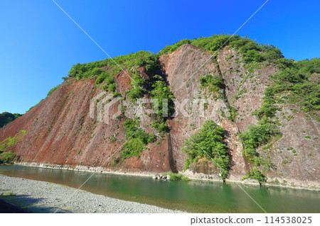 [Wakayama Prefecture] A monolith at Kozagawa River on a clear day 114538025