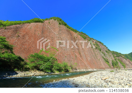 [Wakayama Prefecture] A monolith at Kozagawa River on a clear day 114538036
