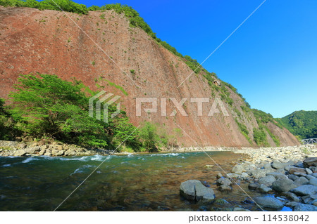 [Wakayama Prefecture] A monolith at Kozagawa River on a clear day 114538042