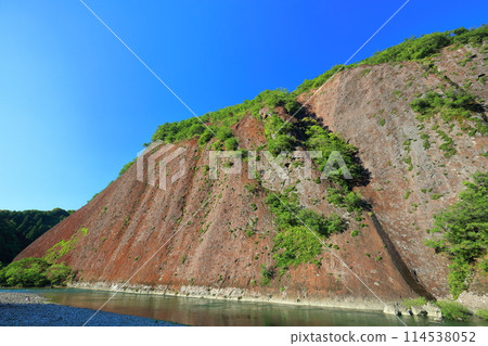 [Wakayama Prefecture] A monolith at Kozagawa River on a clear day 114538052