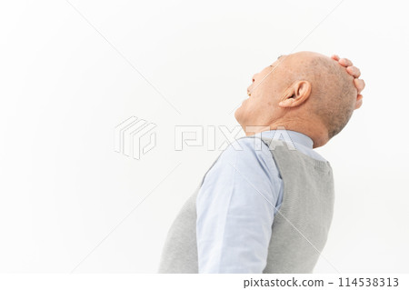 Senior man headache back view Senior man headache back view 114538313
