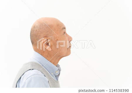 Senior man thinking sideways Senior man thinking sideways 114538390