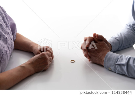 Senior couple, discussion, hand, ring 114538444