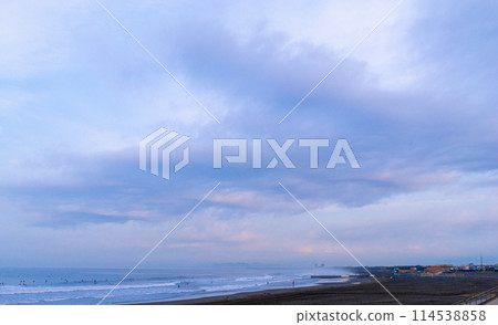 Clouds spreading over Shonan Coast 114538858
