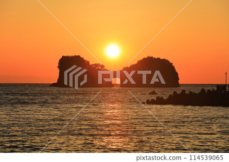 [Wakayama Prefecture] Engetsuto (Takashima) and the sunset 114539065