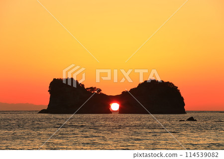 [和歌山縣] 圓月島（高島）和日落 114539082