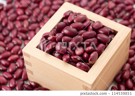 Gold beans Gold beans 114539851
