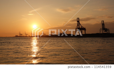 Sunsome in Osaka Bay Sunsome in Osaka Bay 114541359