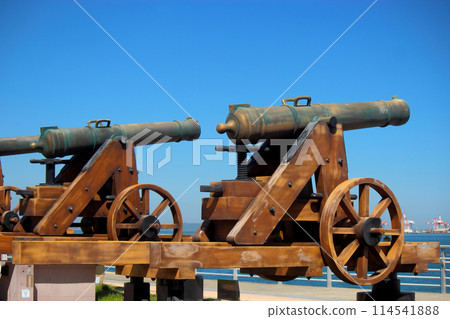 Replica of the gun battery from the Battle of Dannoura [Blue sky] 114541888