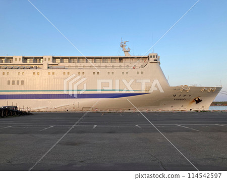Ferry stopping at Akita Port 114542597
