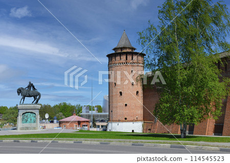 Monument to Dmitry Donskoy and Marinkin Tower in Kolomna 114545523
