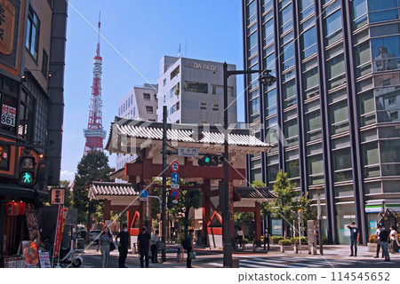 Tokyo Tower as seen from Shiba-Daimon intersection 114545652