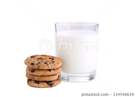 Glass of milk and cookies isolated on white 114546639