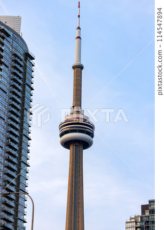 Iconic CN Tower rising above Toronto cityscape 114547894