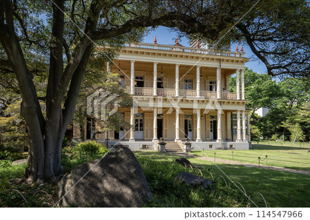 Former Iwasaki Residence Garden: Western-style building beyond the lawn, Taito Ward, Tokyo Former Iwasaki Residence Garden: Western-style building beyond the lawn, Taito Ward, Tokyo 114547966