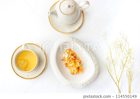 Light breakfast in a restaurant with green tea and dessert 114550149