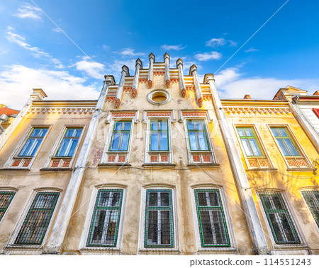 Amazing View of medieval house on a sunny summer day with blue sky in the center of Sibiu city 114551243