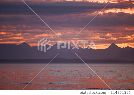 Beautiful sunset over the mountains in British Columbia Beautiful sunset over the mountains in British Columbia 114551595