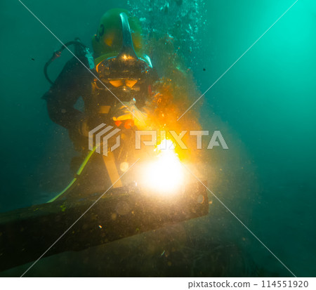 Underwater oxy-fuel in deep ocean depths Underwater oxy-fuel in deep ocean depths 114551920