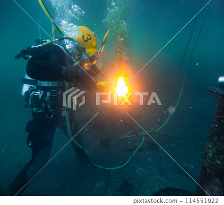 Underwater oxy-fuel in deep ocean depths Underwater oxy-fuel in deep ocean depths 114551922