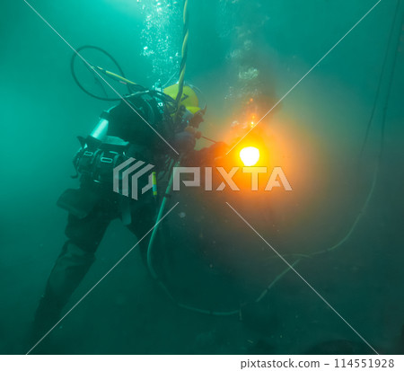 Underwater oxy-fuel in deep ocean depths Underwater oxy-fuel in deep ocean depths 114551928
