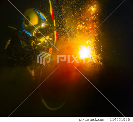 Underwater oxy-fuel in deep ocean depths Underwater oxy-fuel in deep ocean depths 114551936