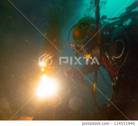 Underwater oxy-fuel in deep ocean depths 114551940