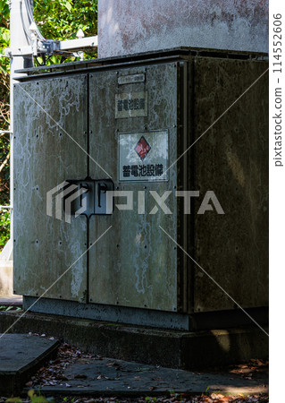 old storage battery old storage battery 114552606