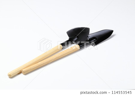 shovel or trowel, Set of gardening supplies, tools to cultivate gardens, Basic gardening tools isolated on white background. shovel or trowel, Set of gardening supplies, tools to cultivate gardens, Basic gardening tools isolated on white background. 114553545