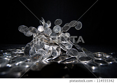 Magnetizing coins is just crazy.Coins of Ukraine in denomination of 5 kopecks. Made from stainless steel. Out of use. Magnetizing coins is just crazy.Coins of Ukraine in denomination of 5 kopecks. Made from stainless steel. Out of use. 114555342