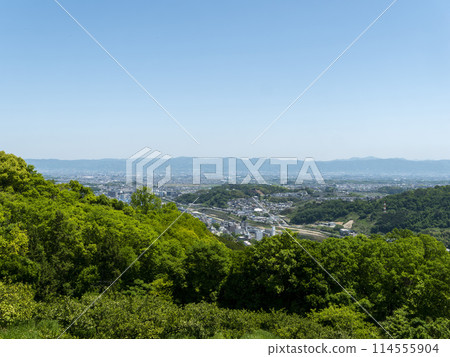 View of the Nara Basin cityscape from the top of the mountain 114555904