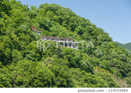 Ruins standing on the mountainside: Former Kasagi Kanko Hotel Ruins standing on the mountainside: Former Kasagi Kanko Hotel 114555964