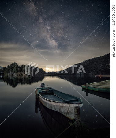 Starry sky in Oku-Nikko, Tochigi Prefecture 114556059