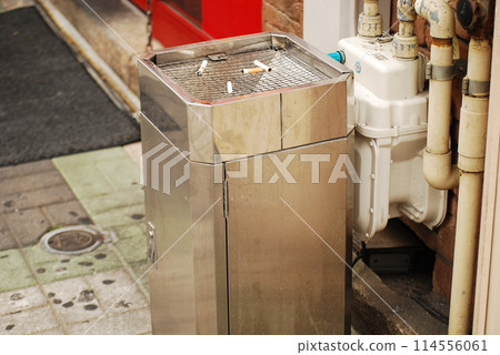 Ashtray installed outdoors 114556061