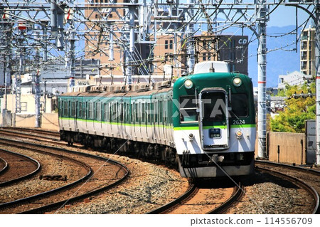 [Keihan] 2600 series (Keihan Main Line: Nishisanso Station) 114556709