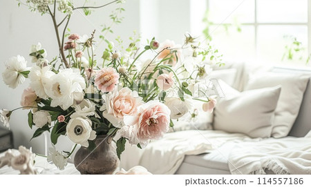 Beautiful bouquet of flowers in a vase. Floral arrangement Beautiful bouquet of flowers in a vase. Floral arrangement 114557186