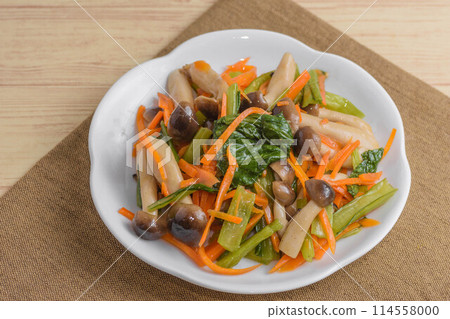 Komatsuna and Shimeji Namul 114558000