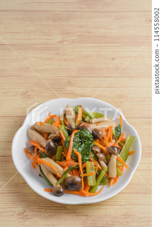 Komatsuna and Shimeji Namul 114558002