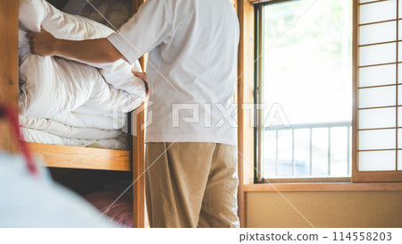 蒲團和衣櫃 蒲團和衣櫃 114558203