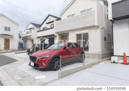 Parking lot detached house Parking lot detached house 114559586