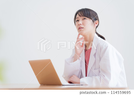 Thinking Doctor 114559695